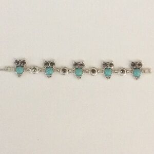 a turquoise owl 🦉 silver plated bracelet 💕💕💕